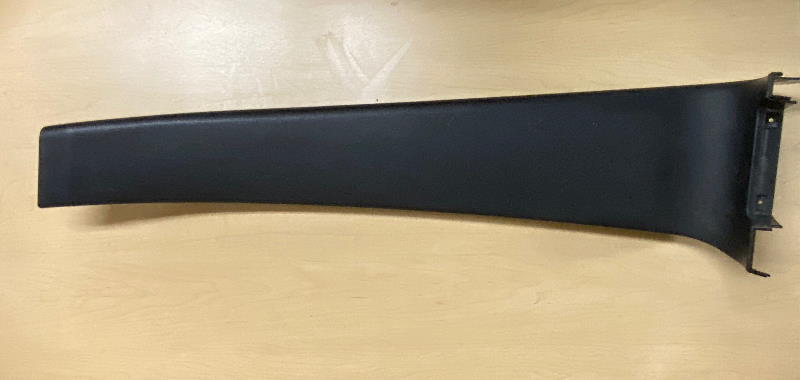 interior/right-door-sill.jpg